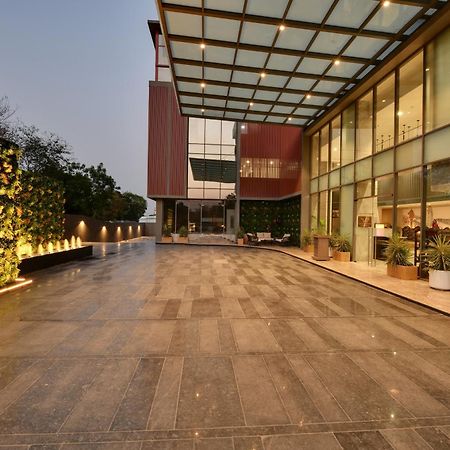 Hotel The Fern Residency, Gandhinagar Esterno foto