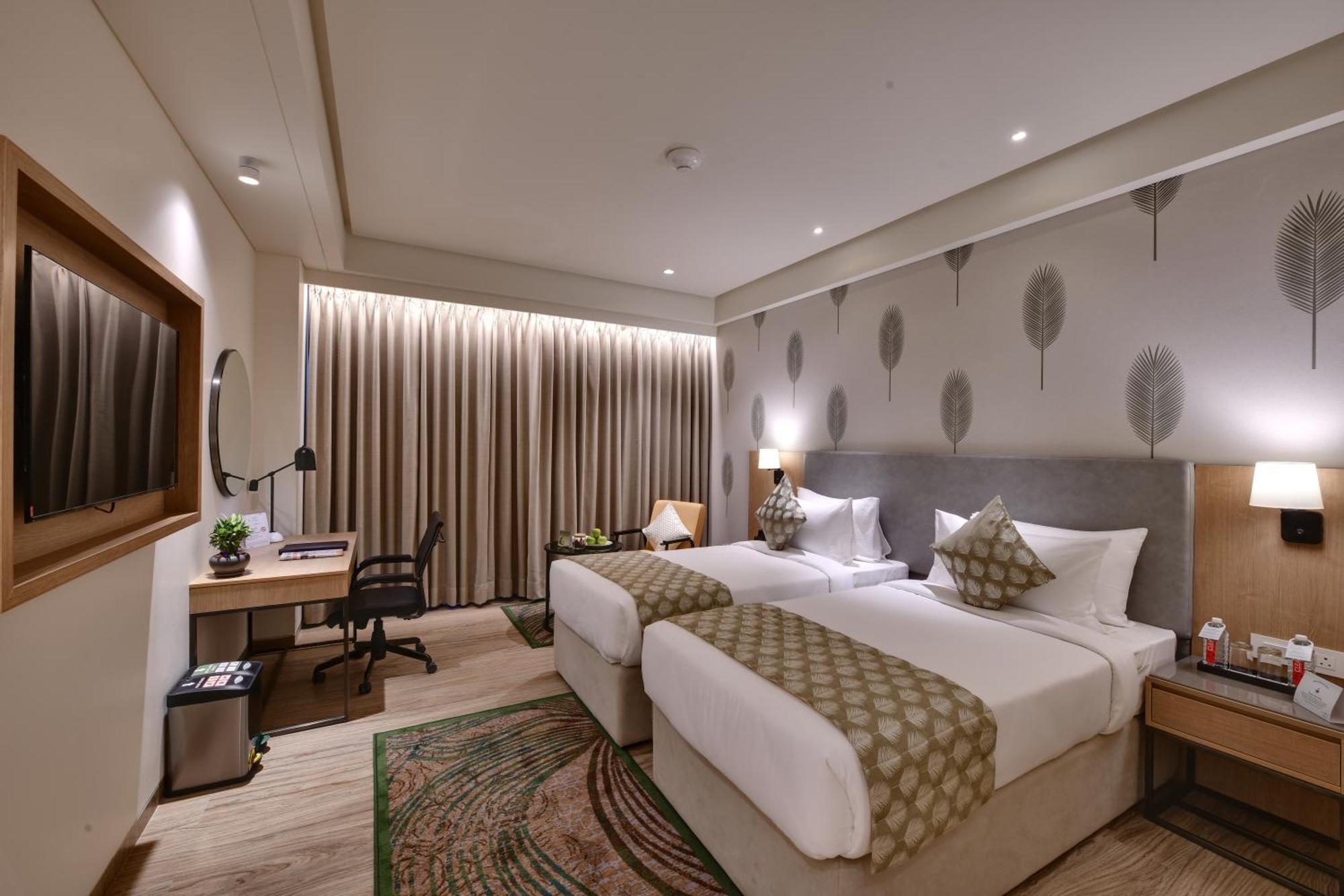 Hotel The Fern Residency, Gandhinagar Esterno foto