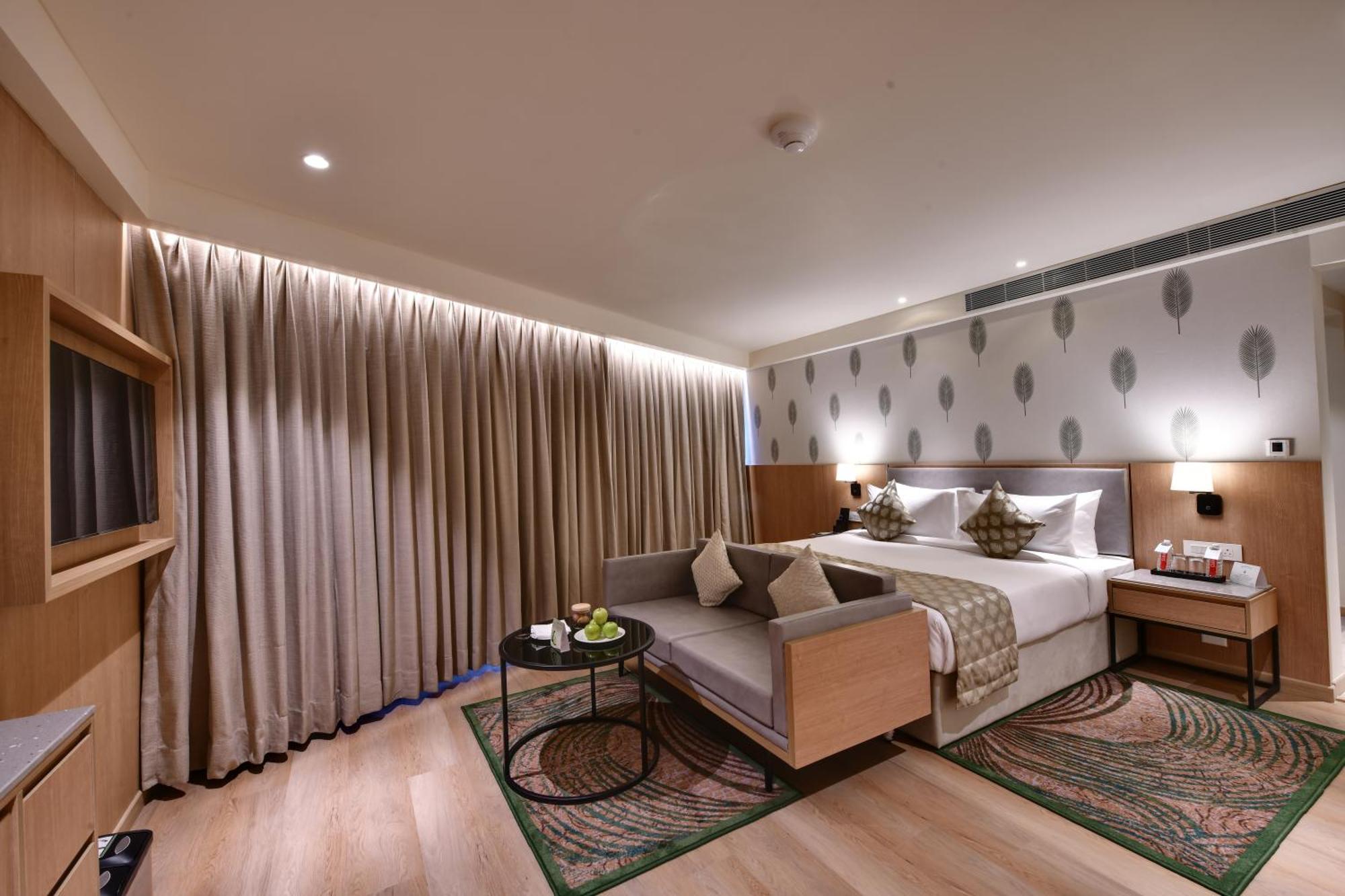 Hotel The Fern Residency, Gandhinagar Esterno foto